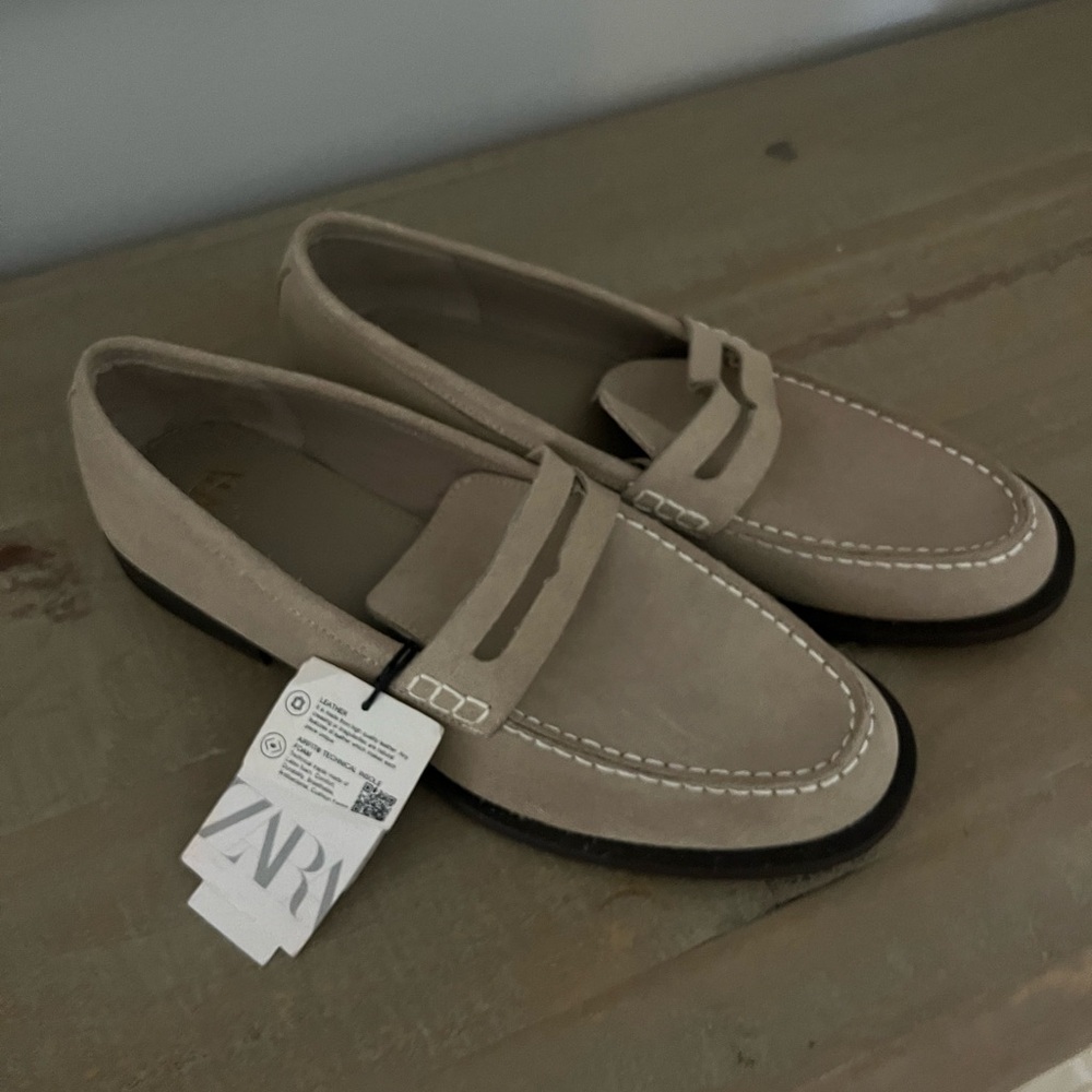 Zara Suède women’s loafer size 8